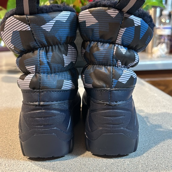 Members Mark sz 7/8 Winter Insulated Boots Navy with Blue/Gray Design Uppers - Picture 3 of 7